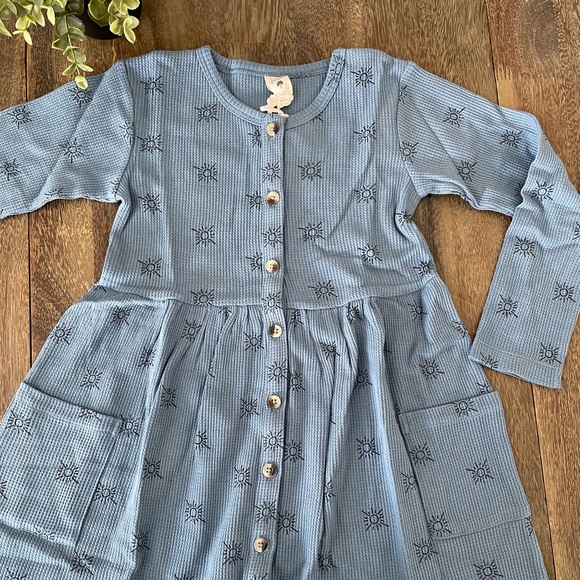 kate quinn Other - ☀️ Kate quinn Long sleeve button front pocket dress in night blue tiny sun print